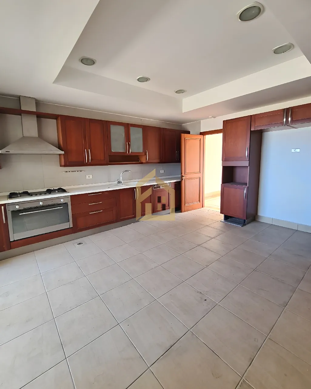 Apartment for rent in Achrafieh, Beirut, Lebanon - 4 bed, 5 bath