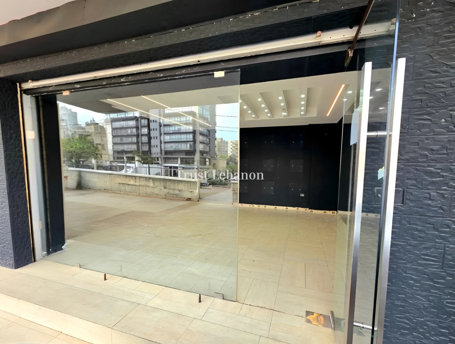 Shop for rent in Zalqa, Lebanon