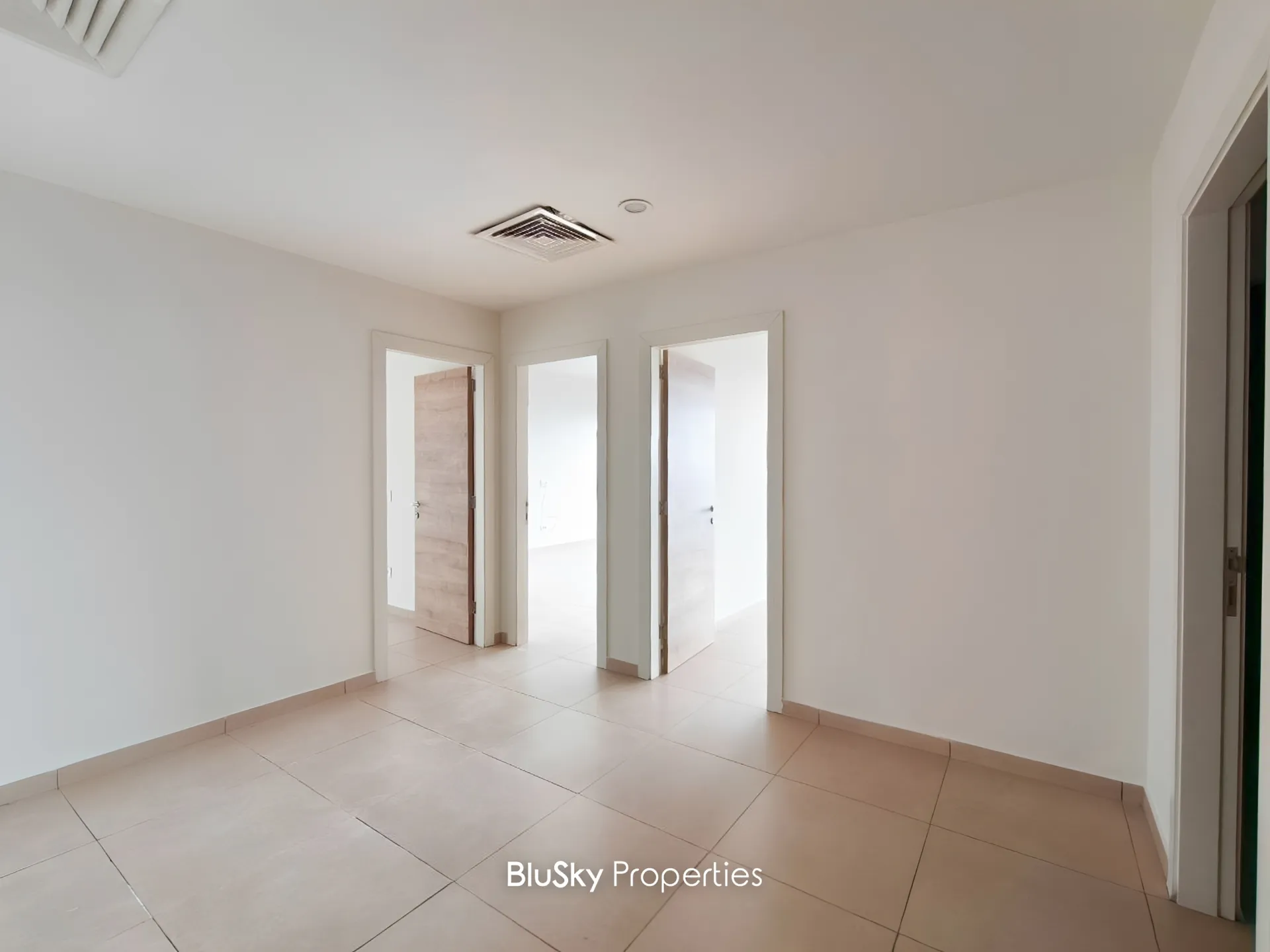Office for rent in Kfar Hbab