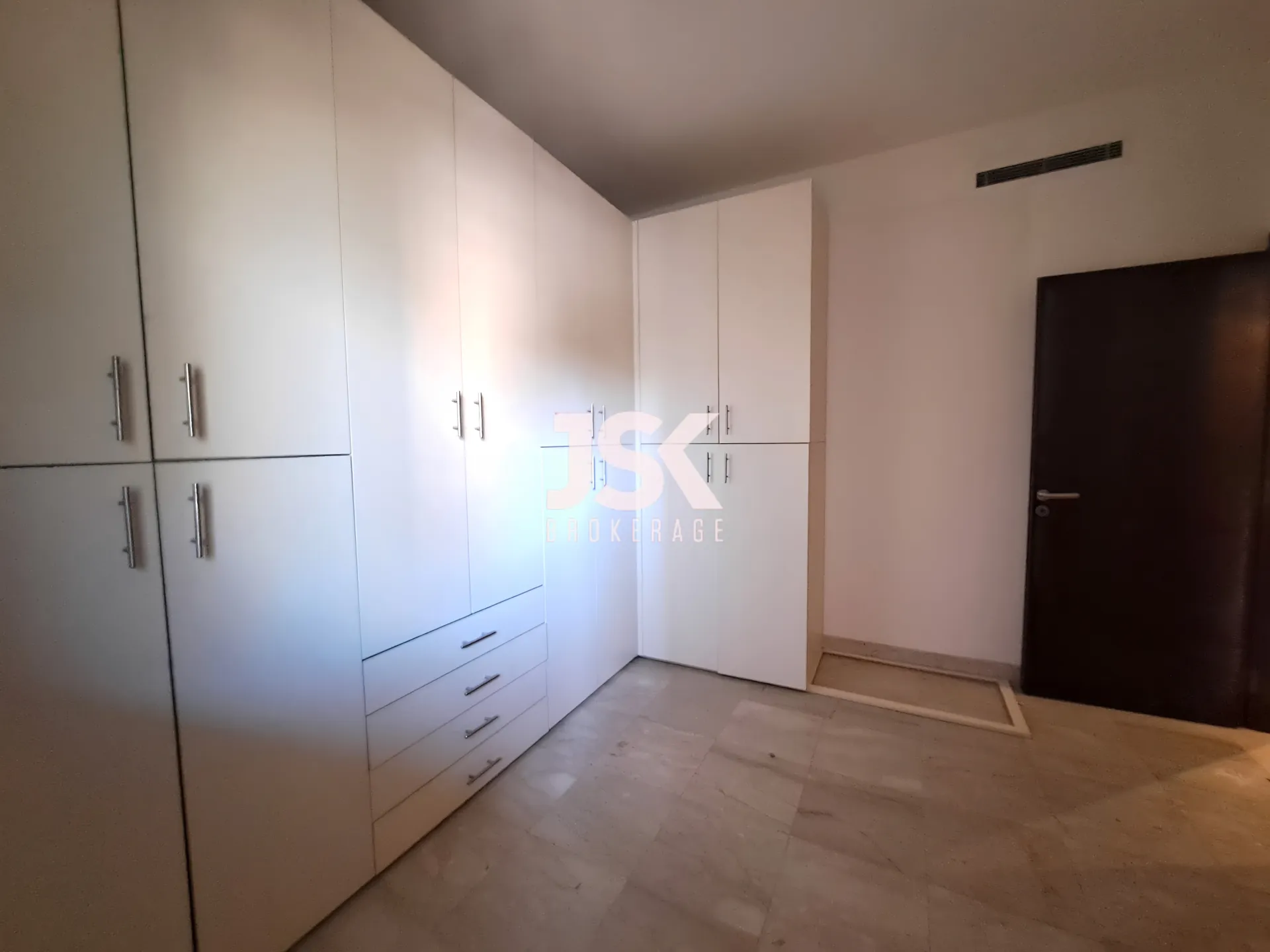 Apartment for Rent in Kraytem
