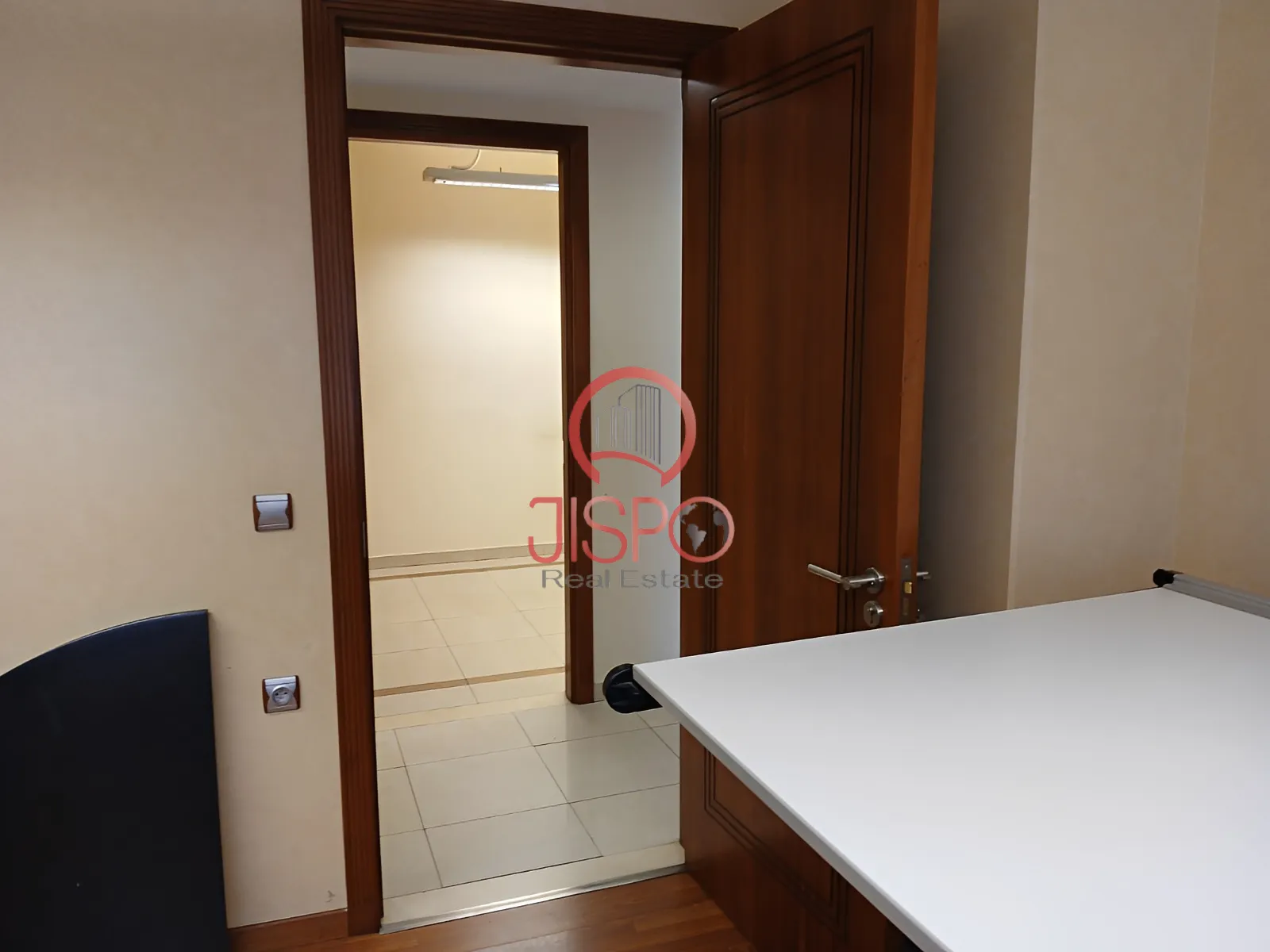 Office for Sale in Daoura