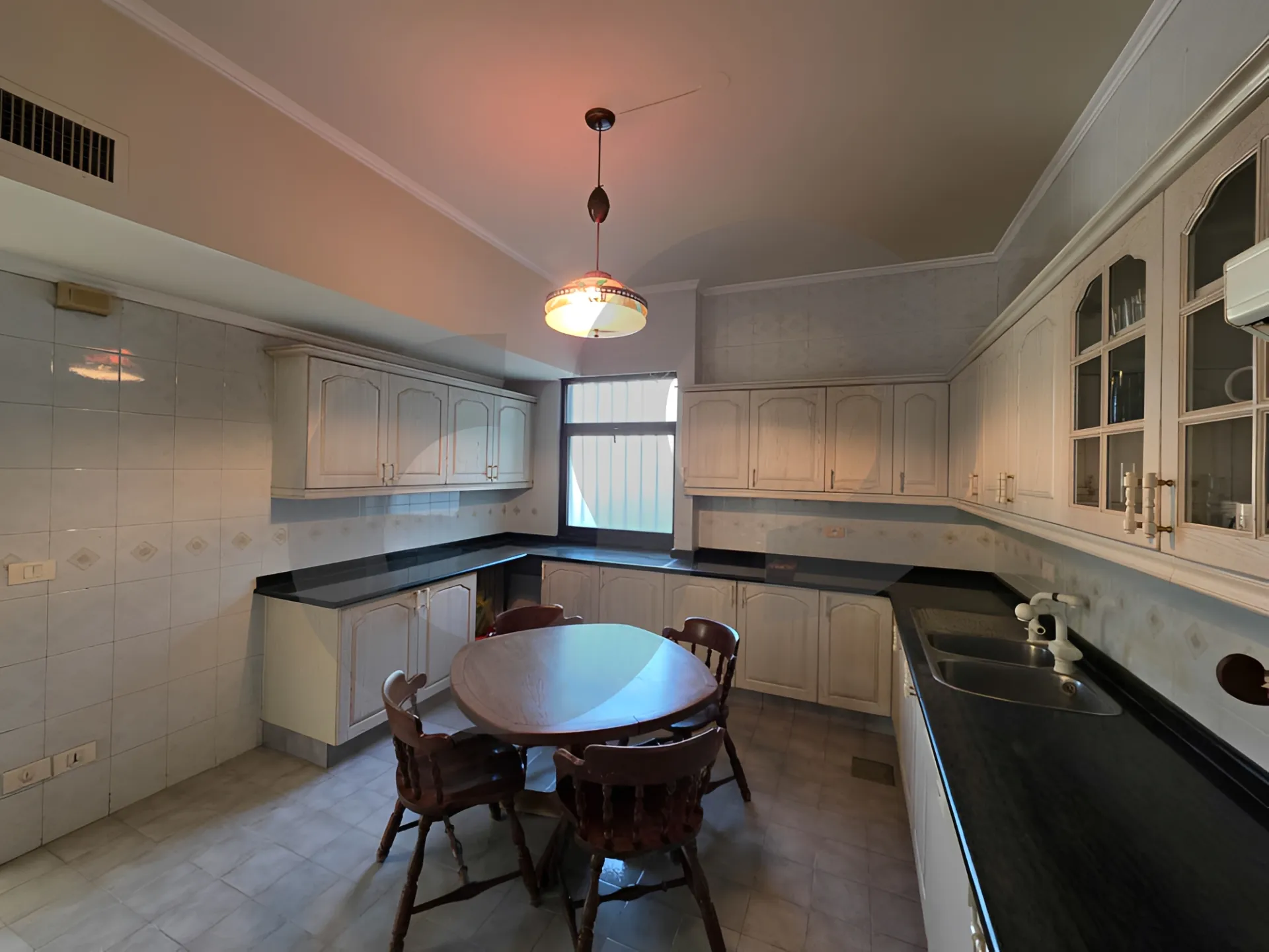 Building for Sale in Jamhour
