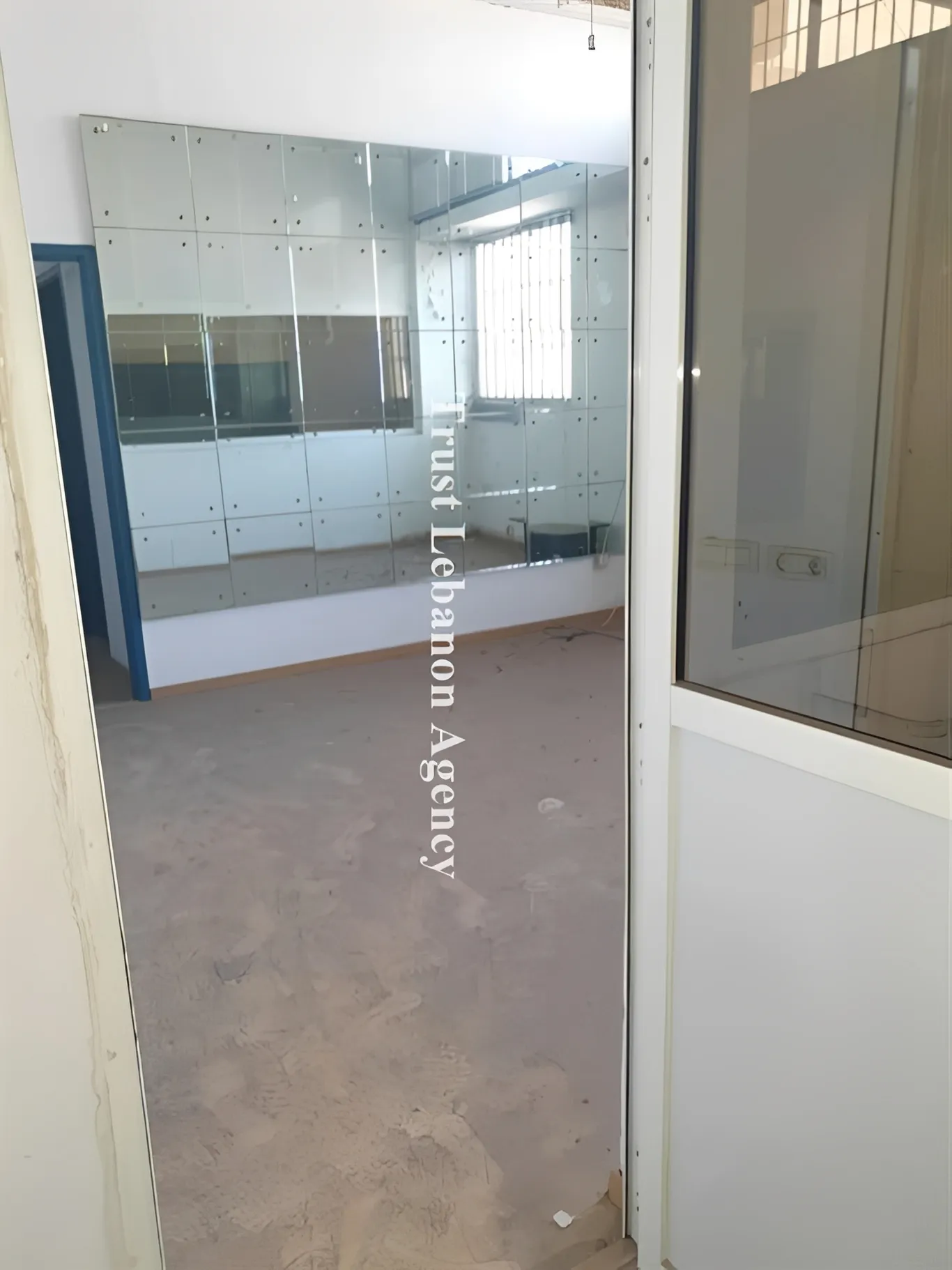 Warehouse for rent in Metn, Byakout
