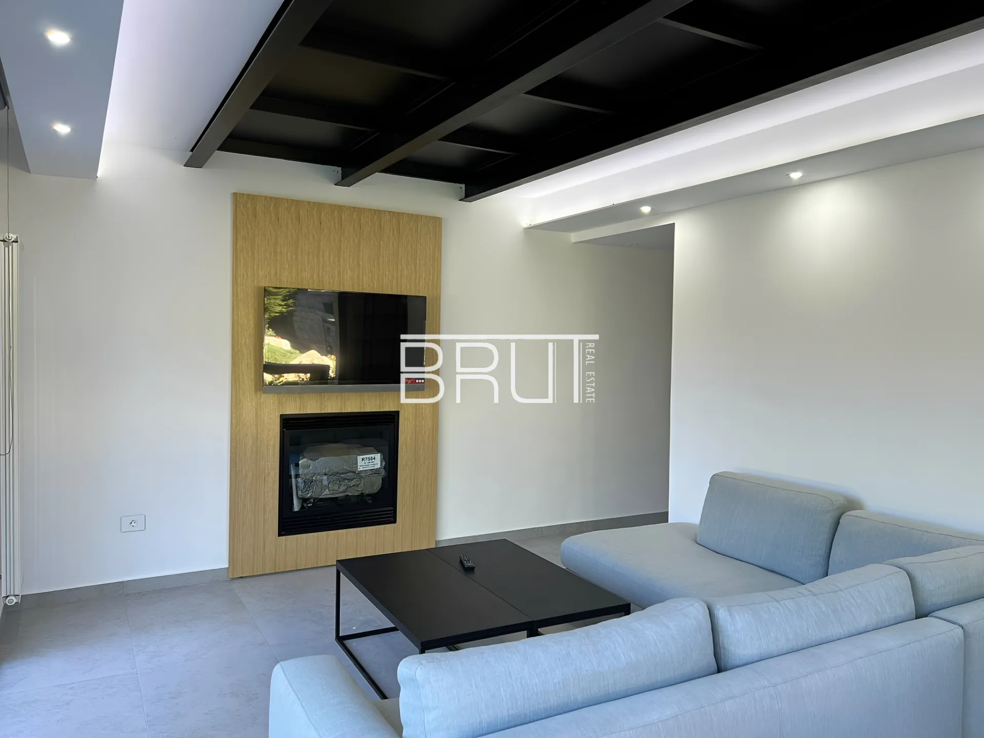 Chalet for Rent in Kfardebian