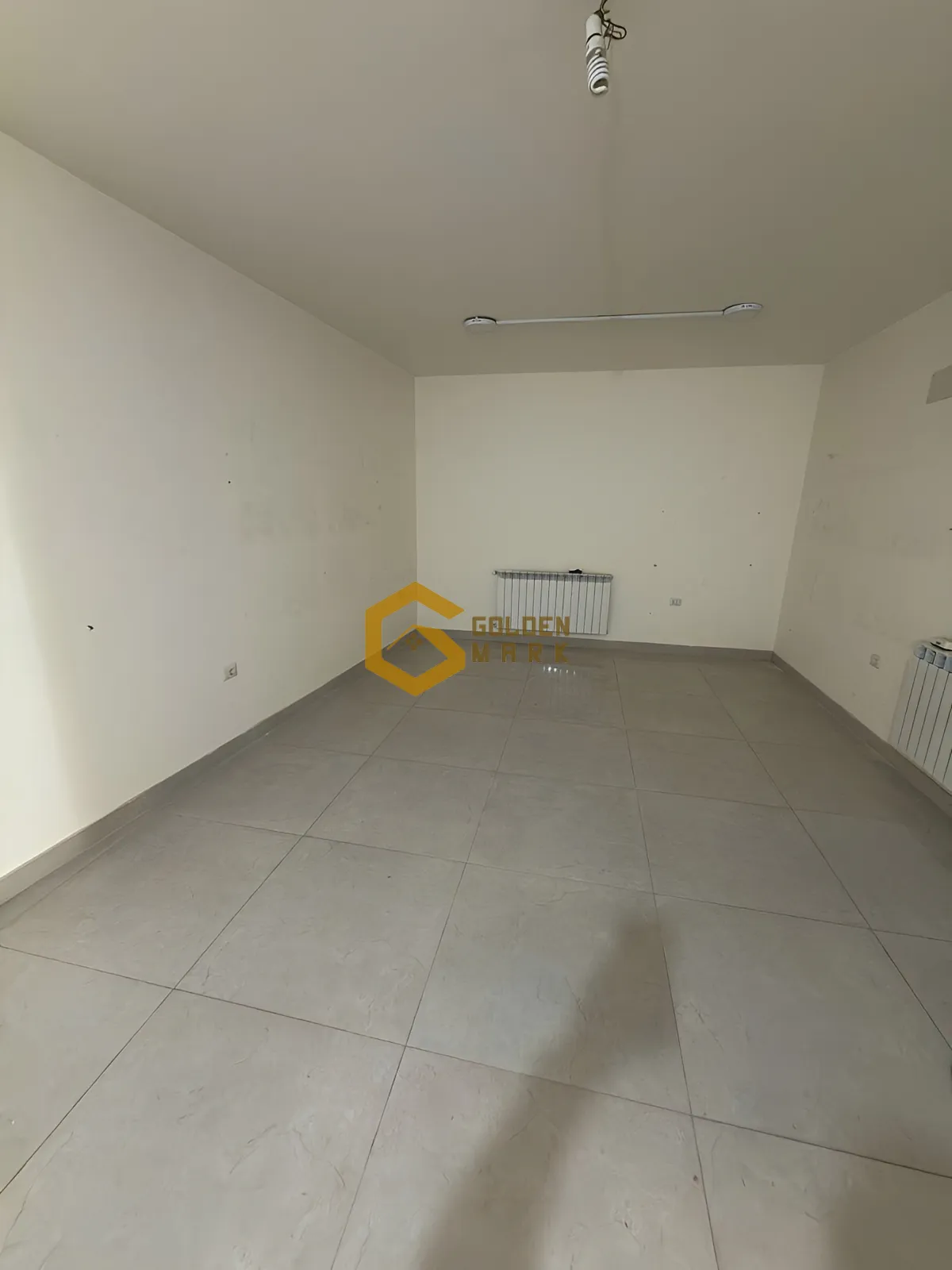 Showroom for rent in Zahlé