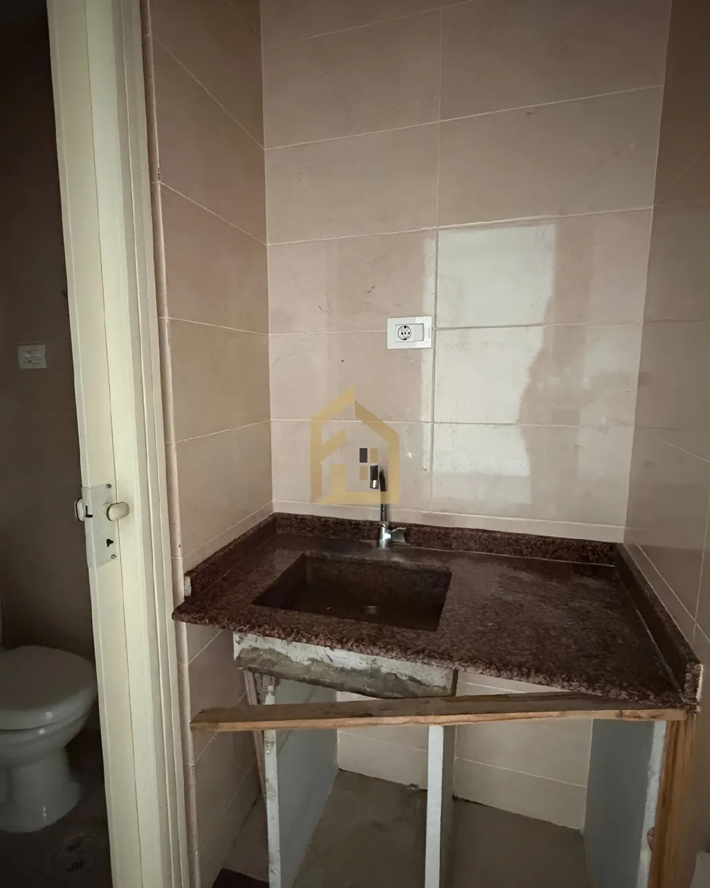 Office for rent in Mar Elias refugee camp, Beirut, Lebanon