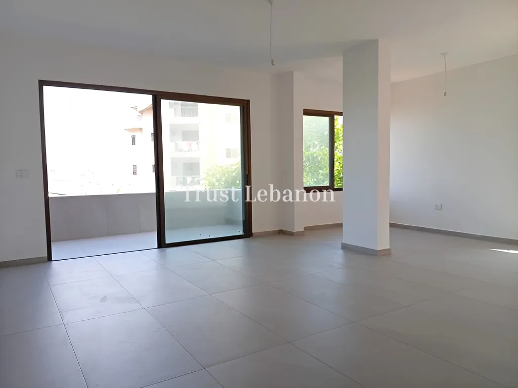 Apartment for sale in Jouret El Ballout, Lebanon - 3 bed, 3 bath