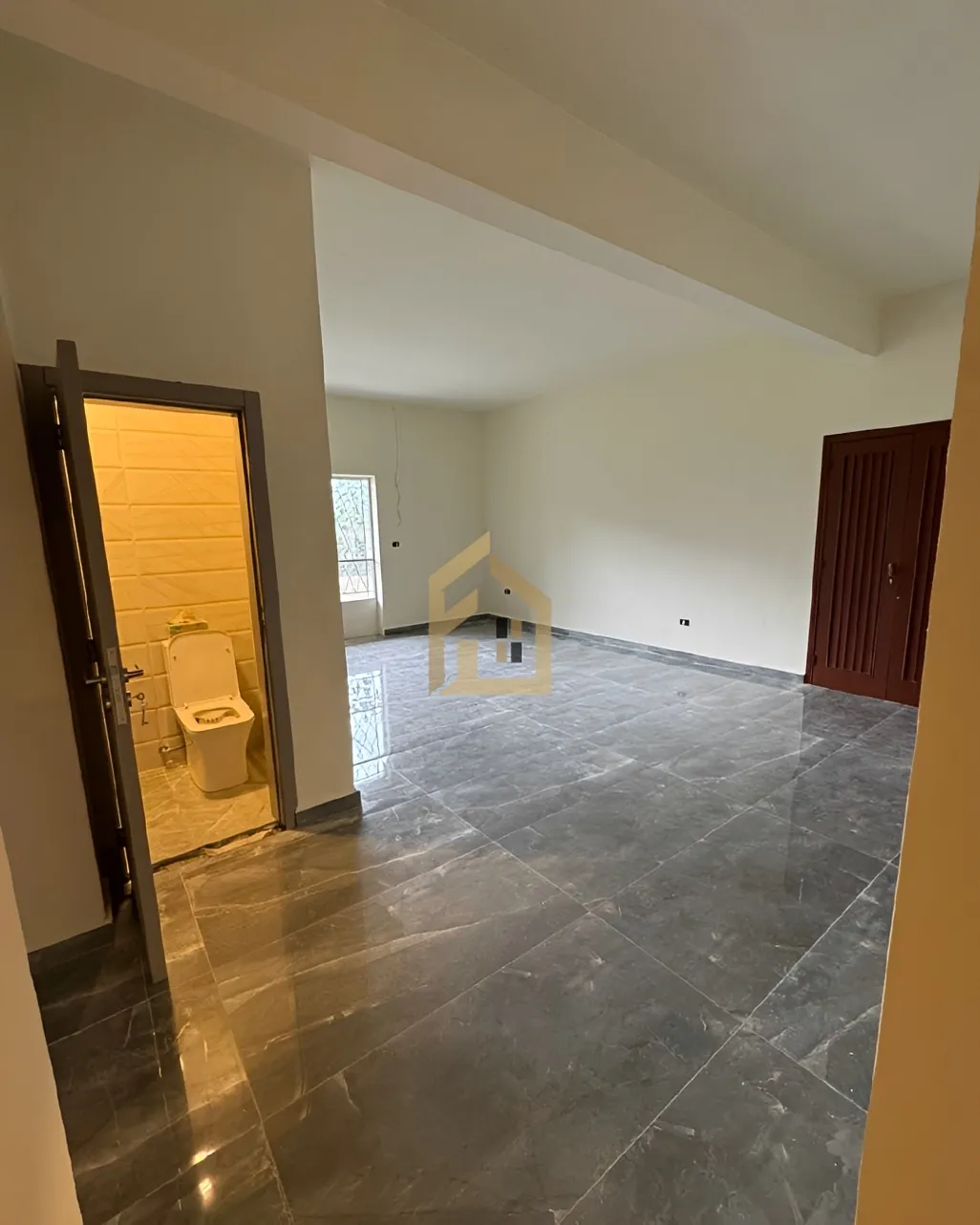 Apartment for rent in Aachqout, Lebanon - 2 bed, 2 bath