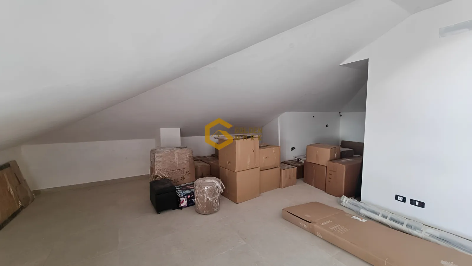 Apartment for Sale in Mazraat Yachoua - 1 bed, 1 bath