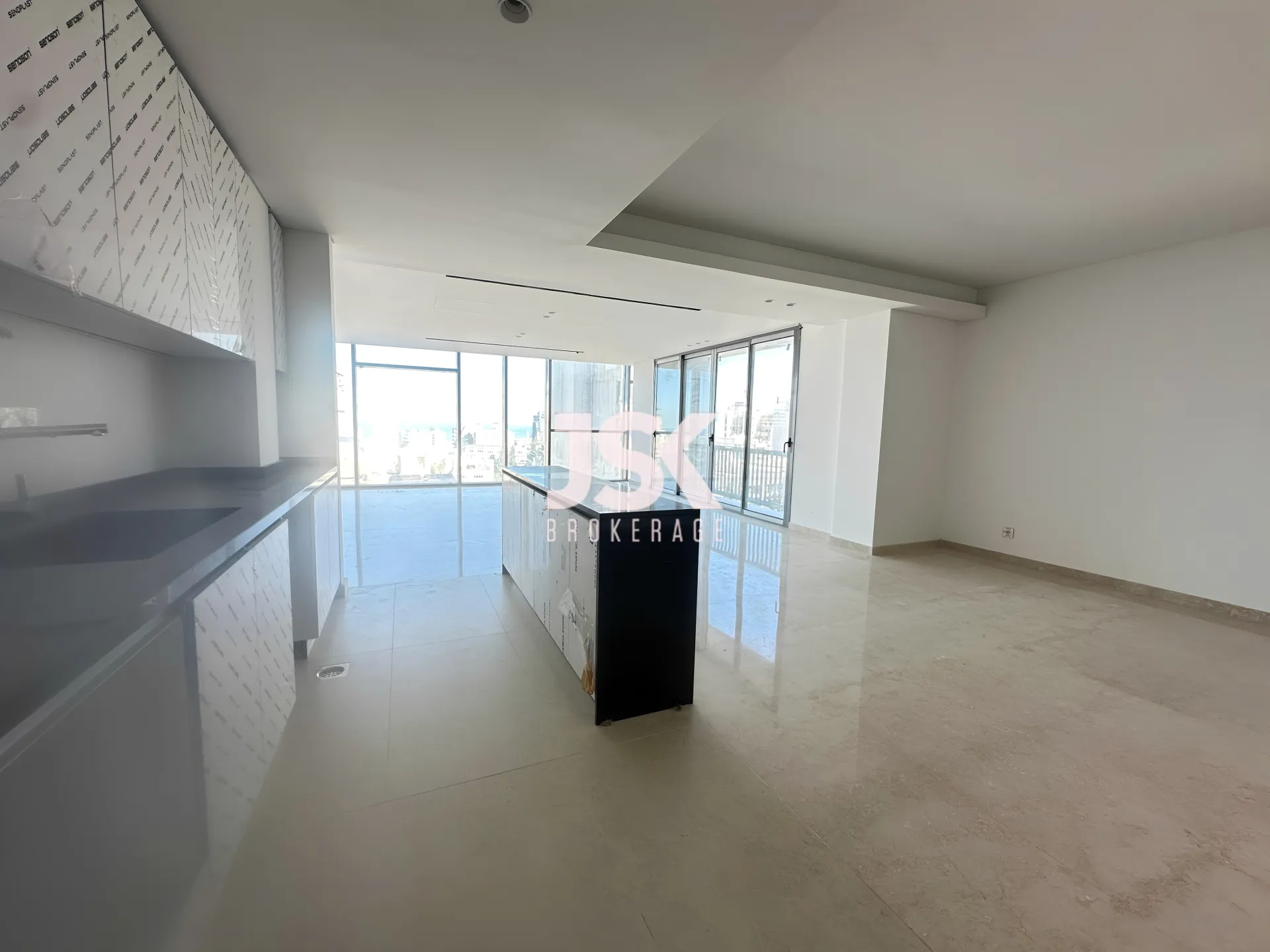 Apartment for Rent in Achrafieh - 2 bed, 3 bath