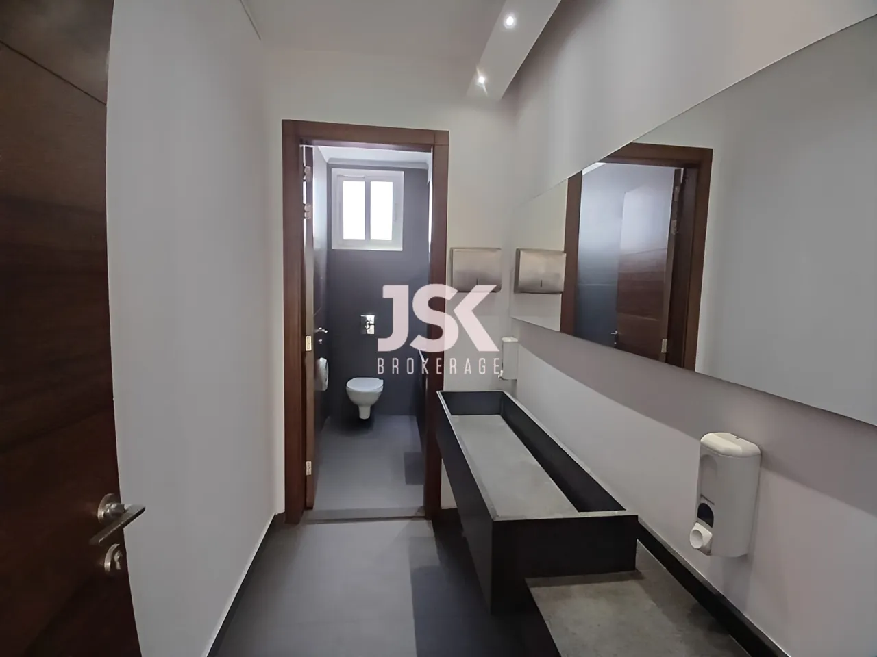 Office for Rent in Horch Tabet