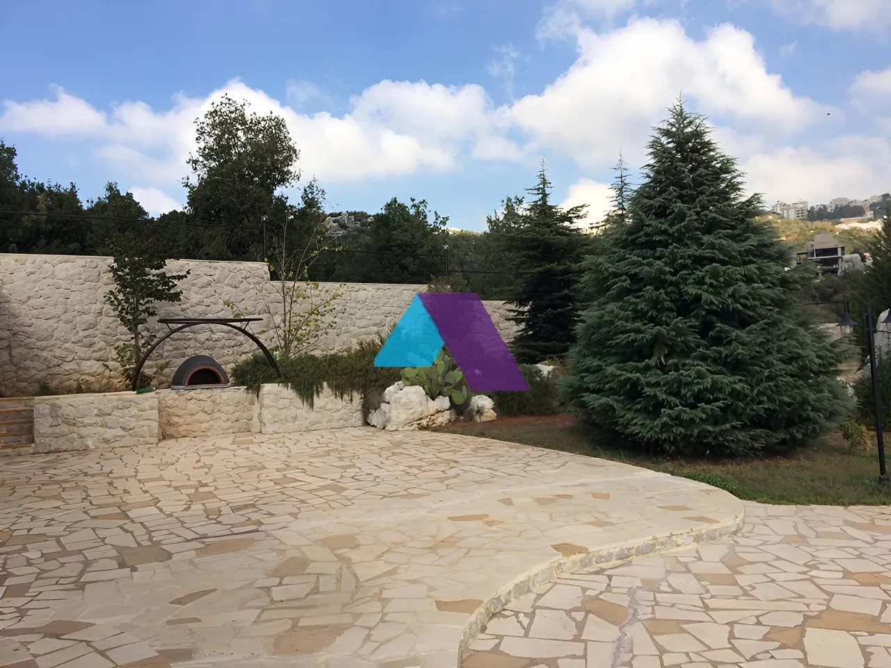 Villa for Sale in Ajaltoun
