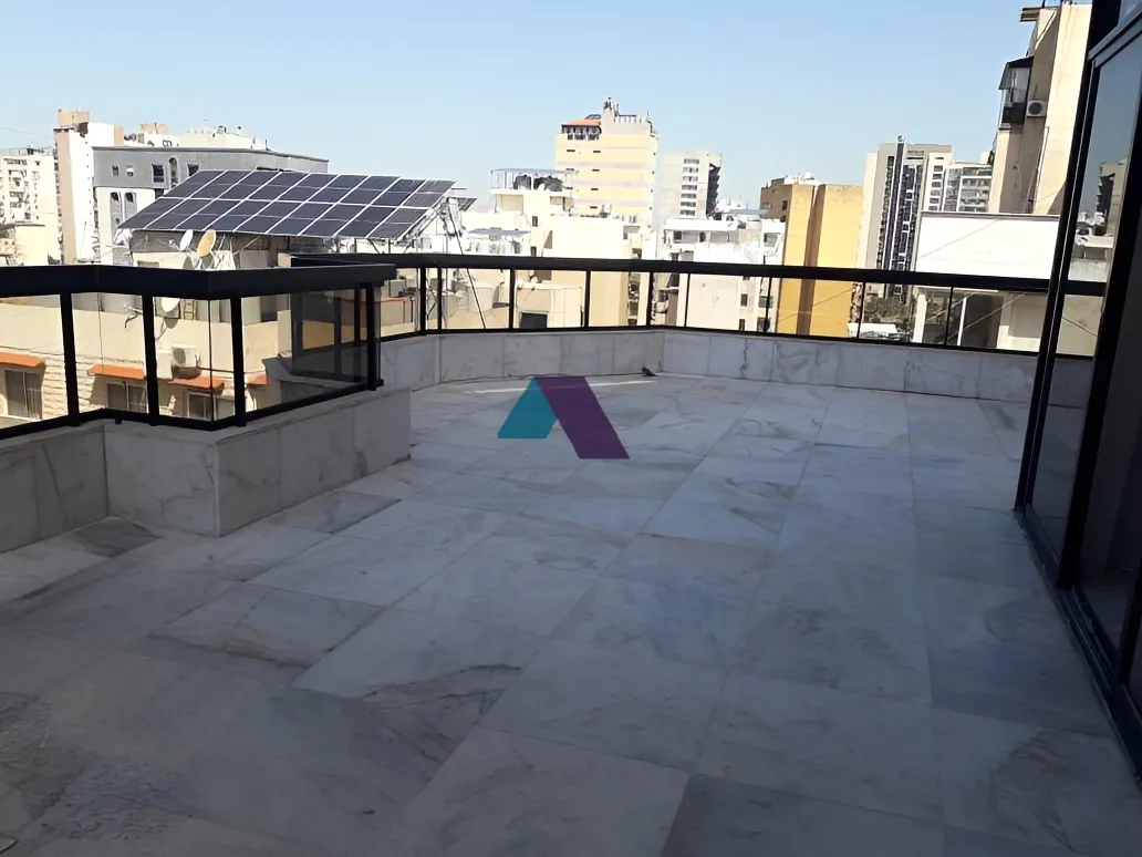 Duplex for Sale in Ras Al Naba'a - 3 bed, 5 bath