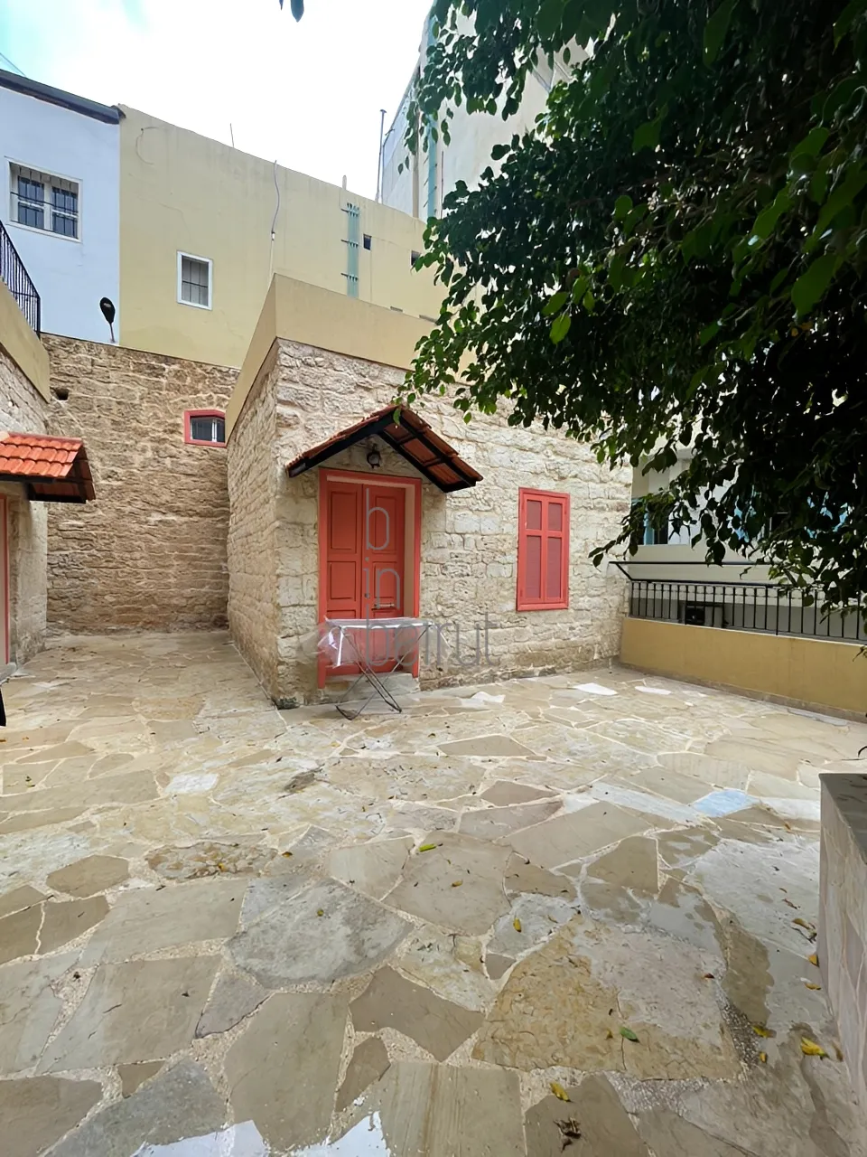 Commercial Space For Rent in Mar Mikhael, Rmeil