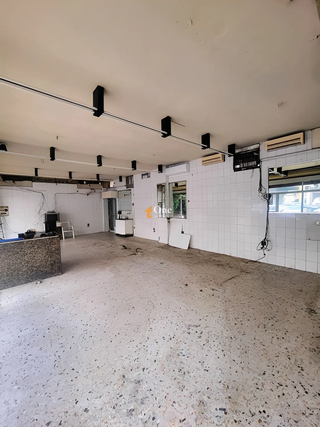 Shop for Rent in Zalqa, Lebanon