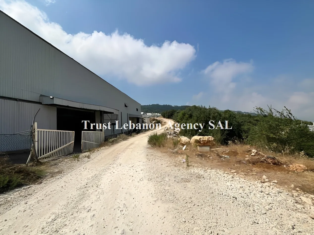 Commercial Property For Rent in Jbeil, Bazyoun