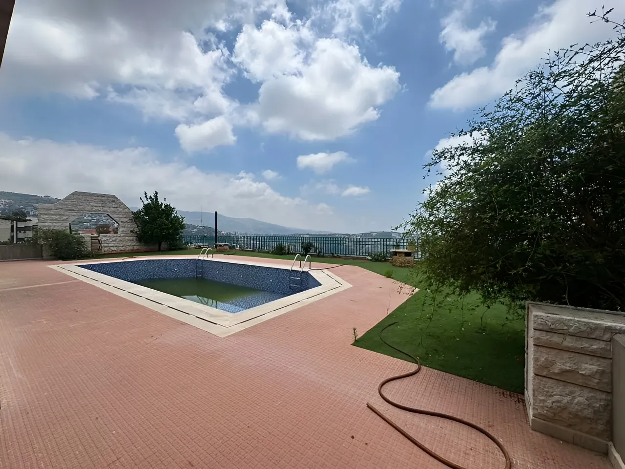Villa for Sale in Montiverdi