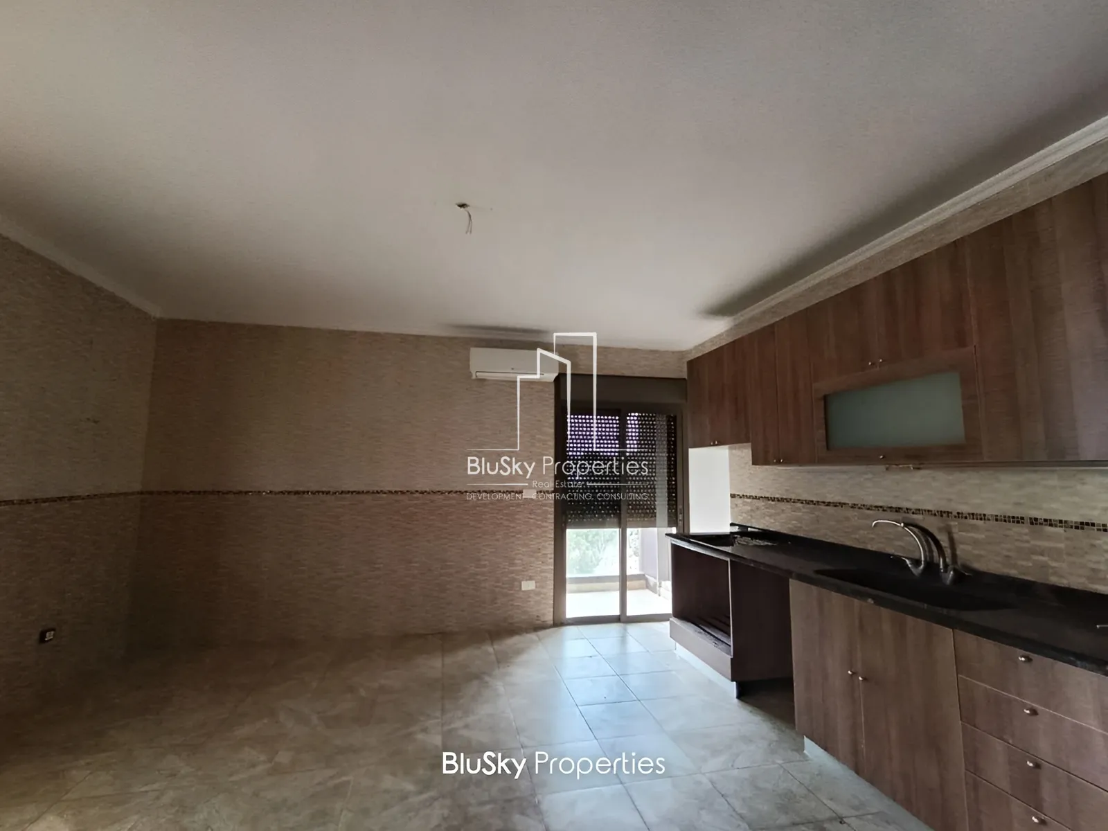 Apartment for Sale in Kfarhbeb - 3 bed, 4 bath