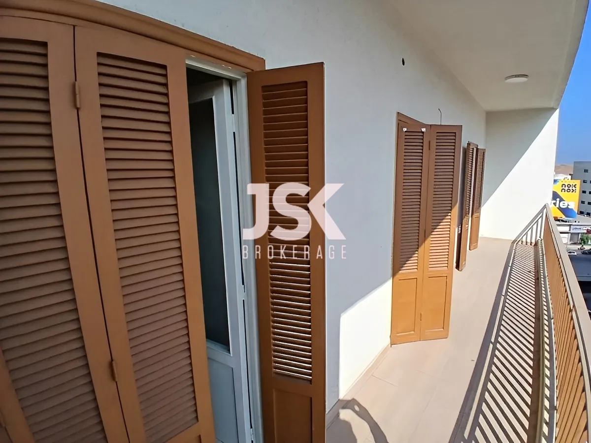 Office for rent in Daoura