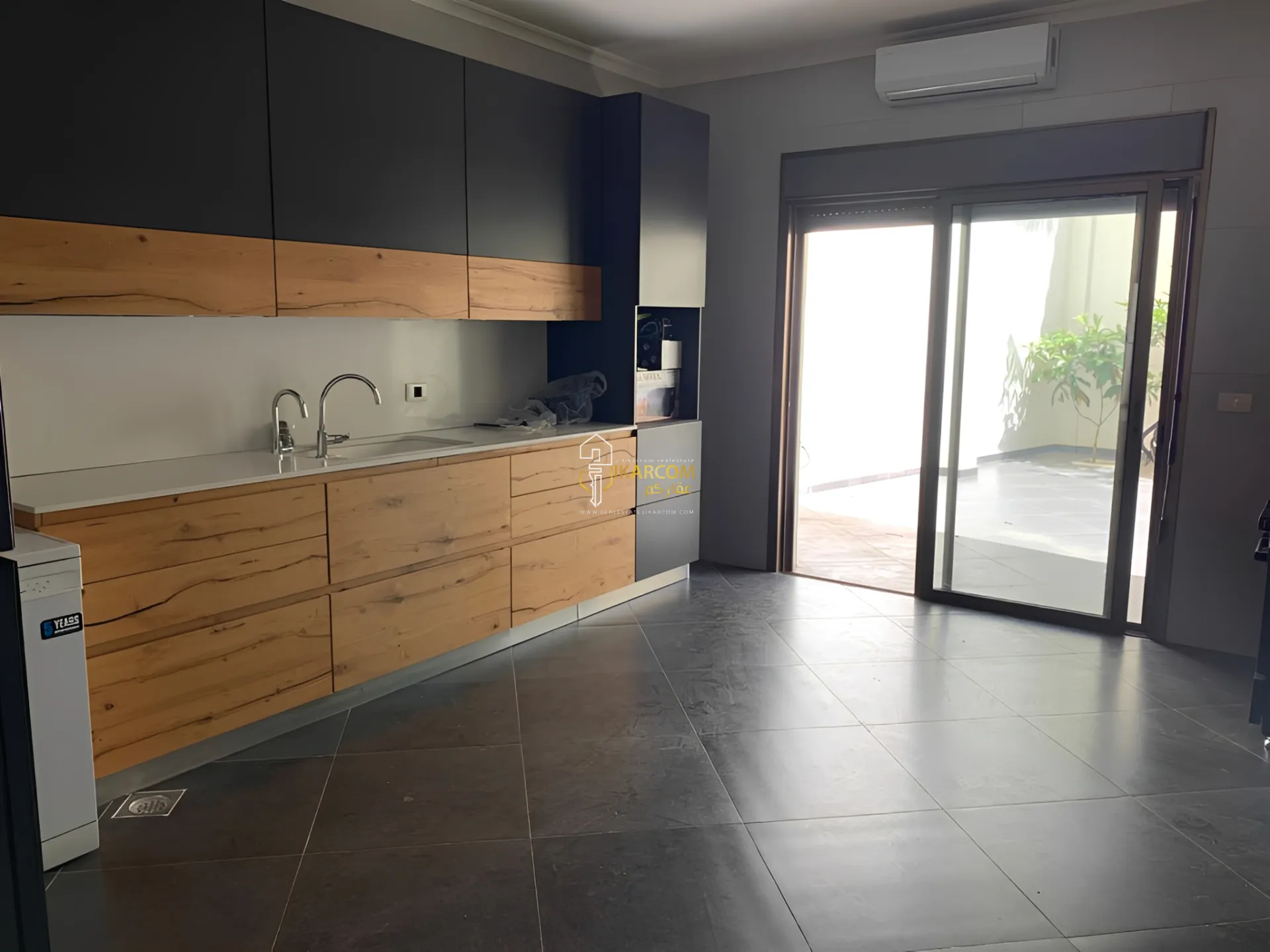 Apartment for Sale in Aaoukar, Lebanon