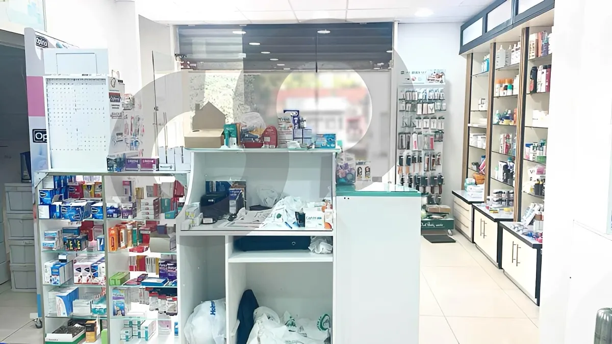 Shop for rent in Furn El Chebbak