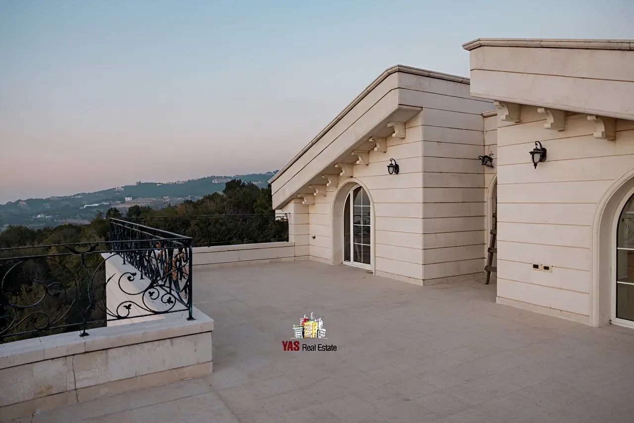 Villa for Sale in Ajaltoun