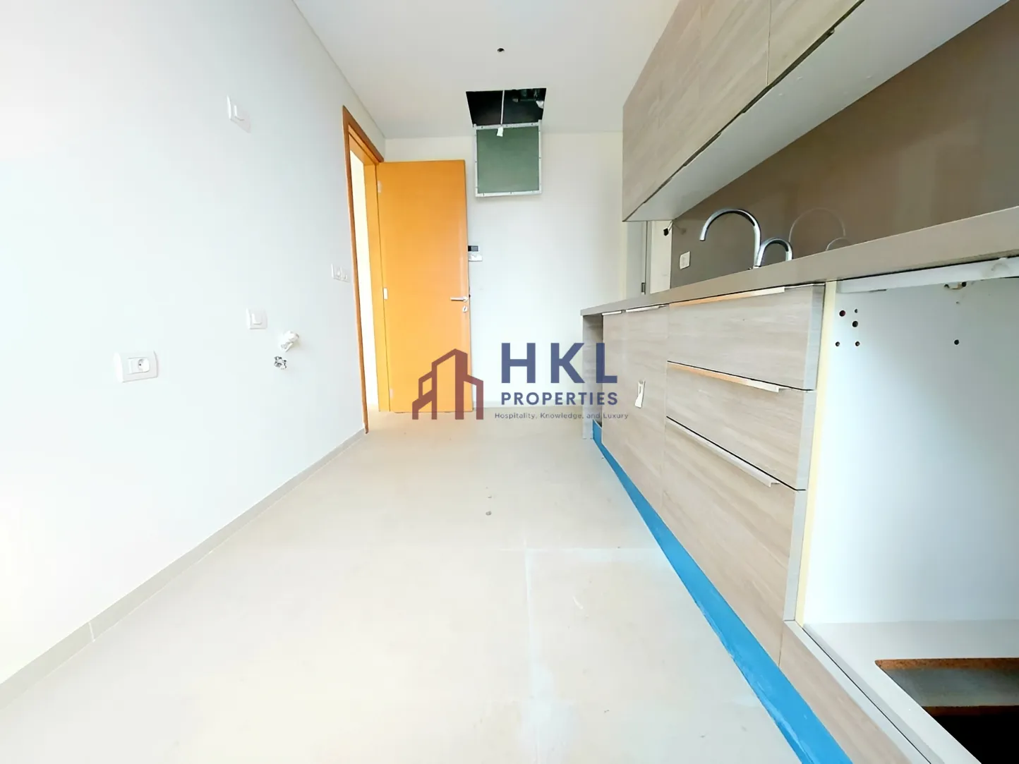 Apartment for rent in Ain El Mraiseh, Bayrut, Lebanon