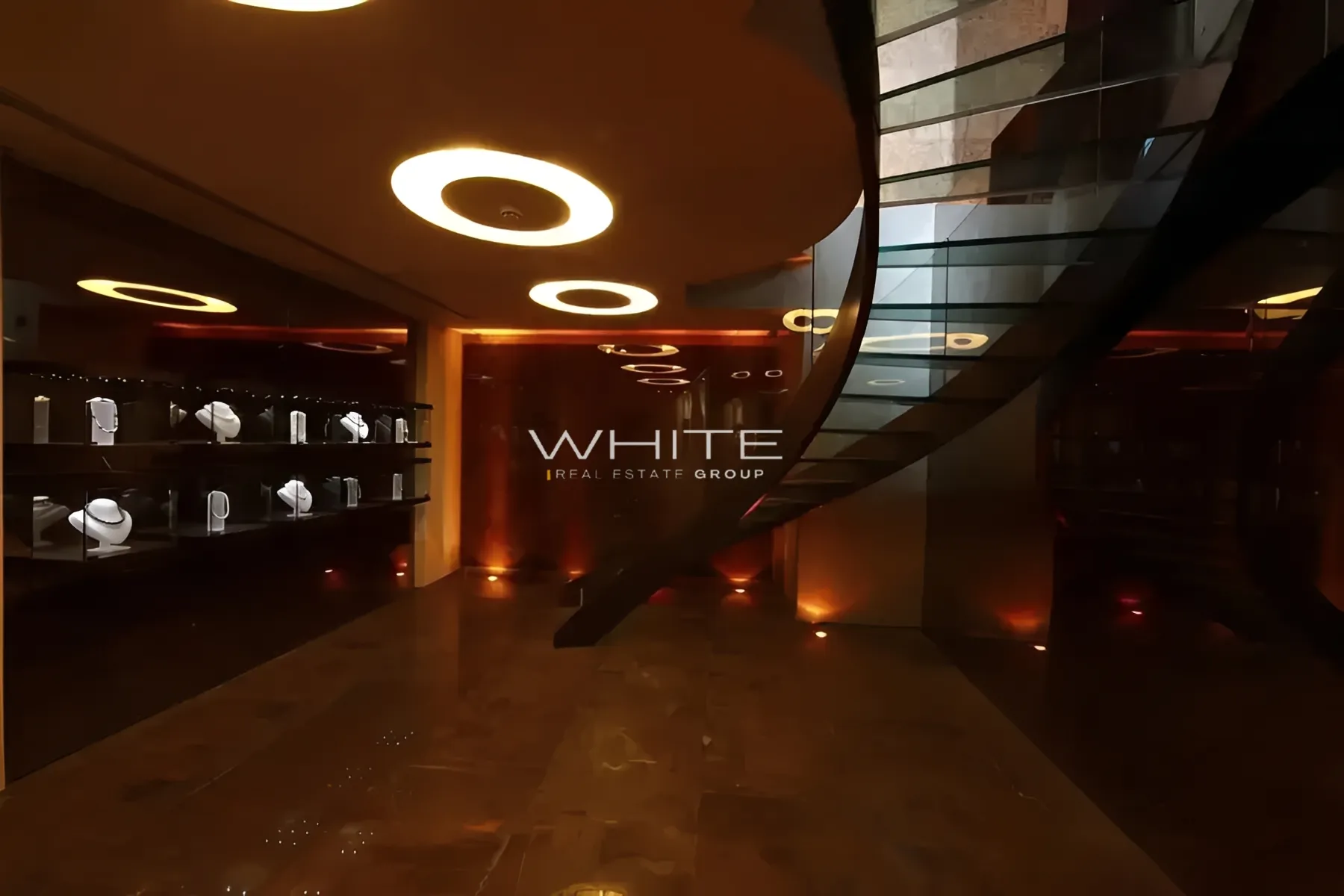 Shop For Rent in Downtown
