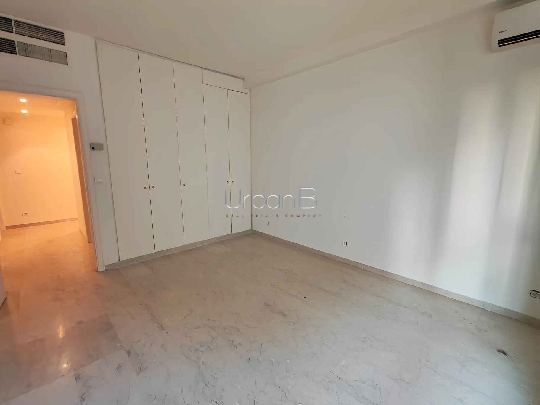 Apartment for Rent in Caree d'or, Achrafieh