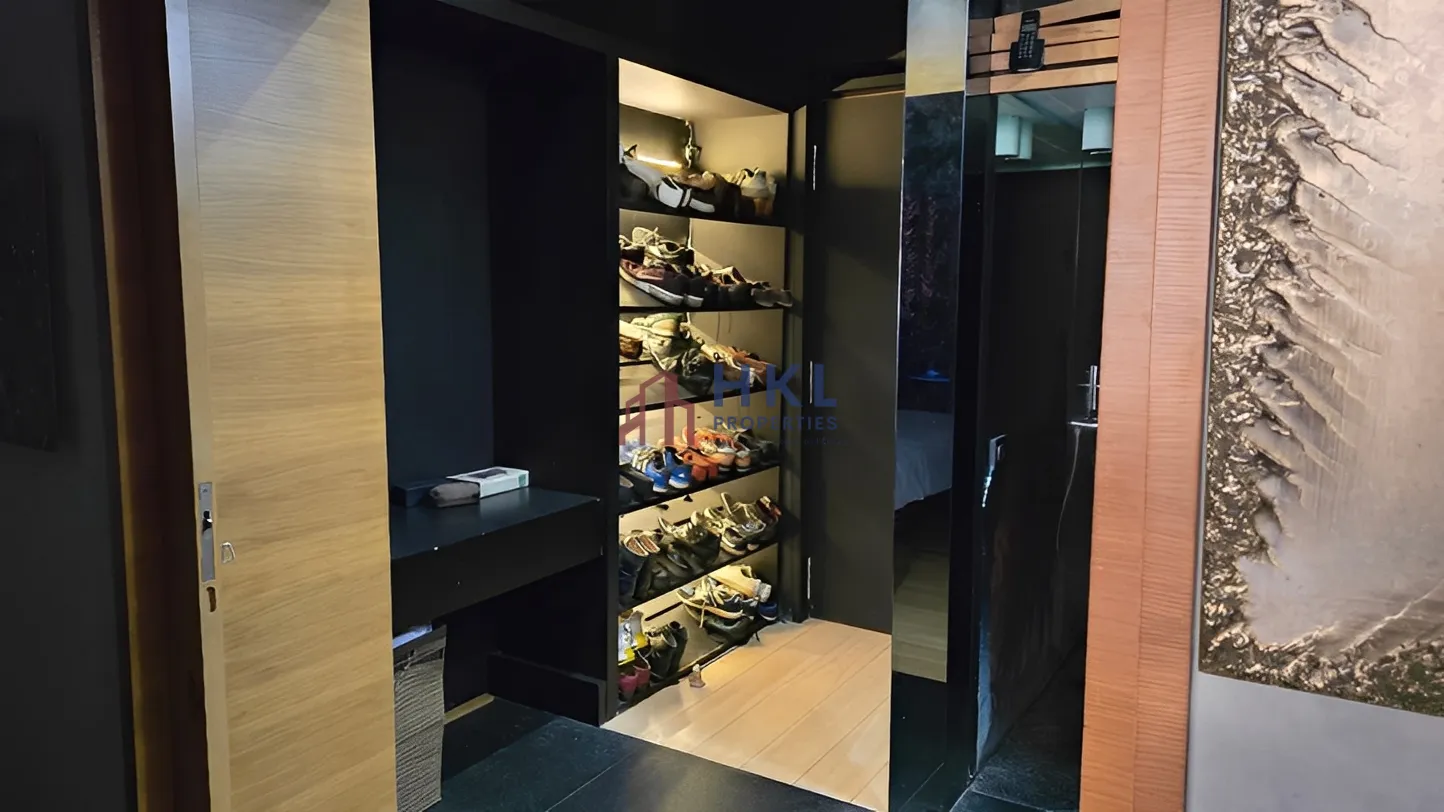 Apartment for Sale in Achrafieh, Beirut, Lebanon - 2 bed, 3 bath
