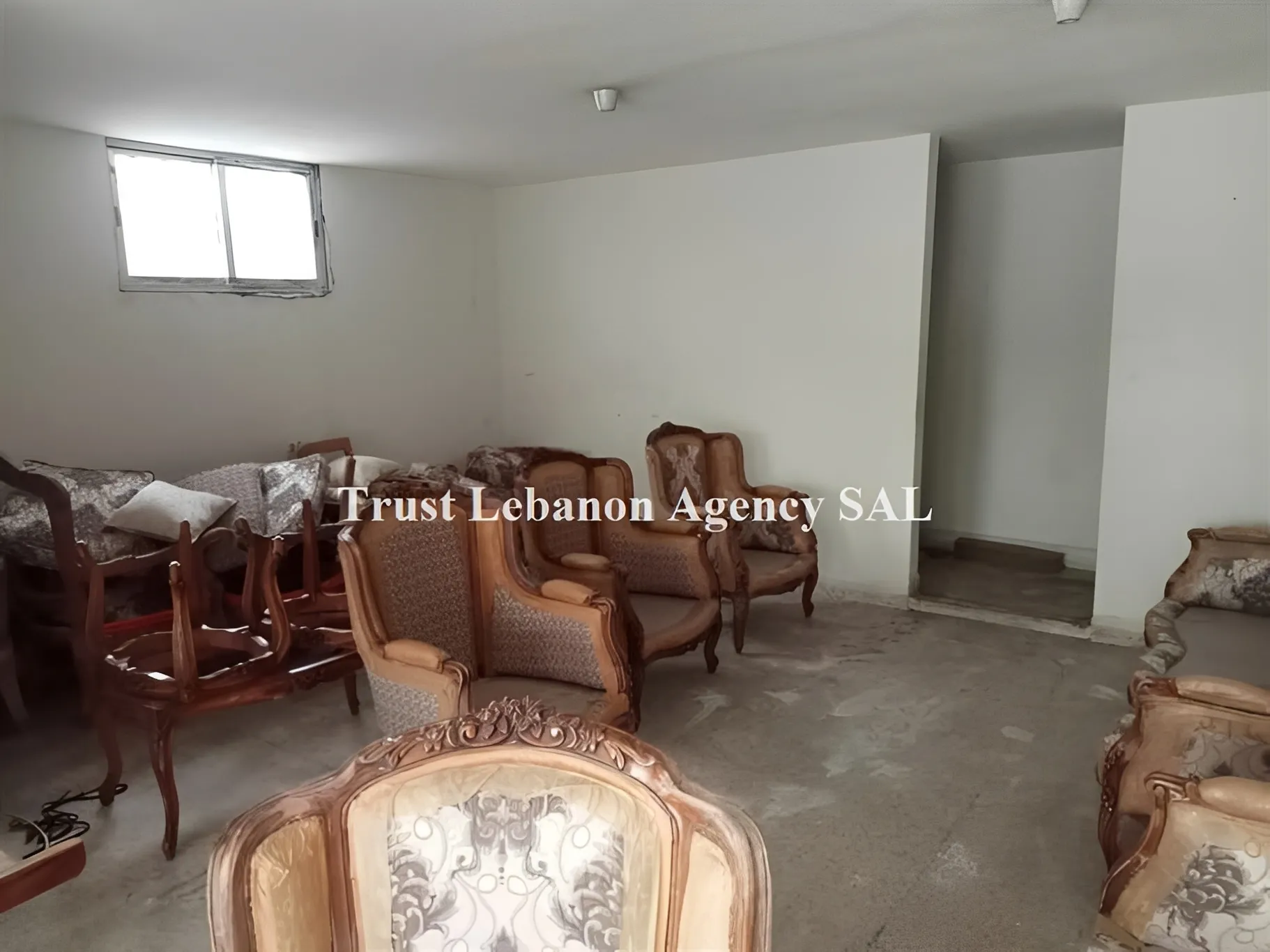 Shop for rent in Metn, Dekweneh