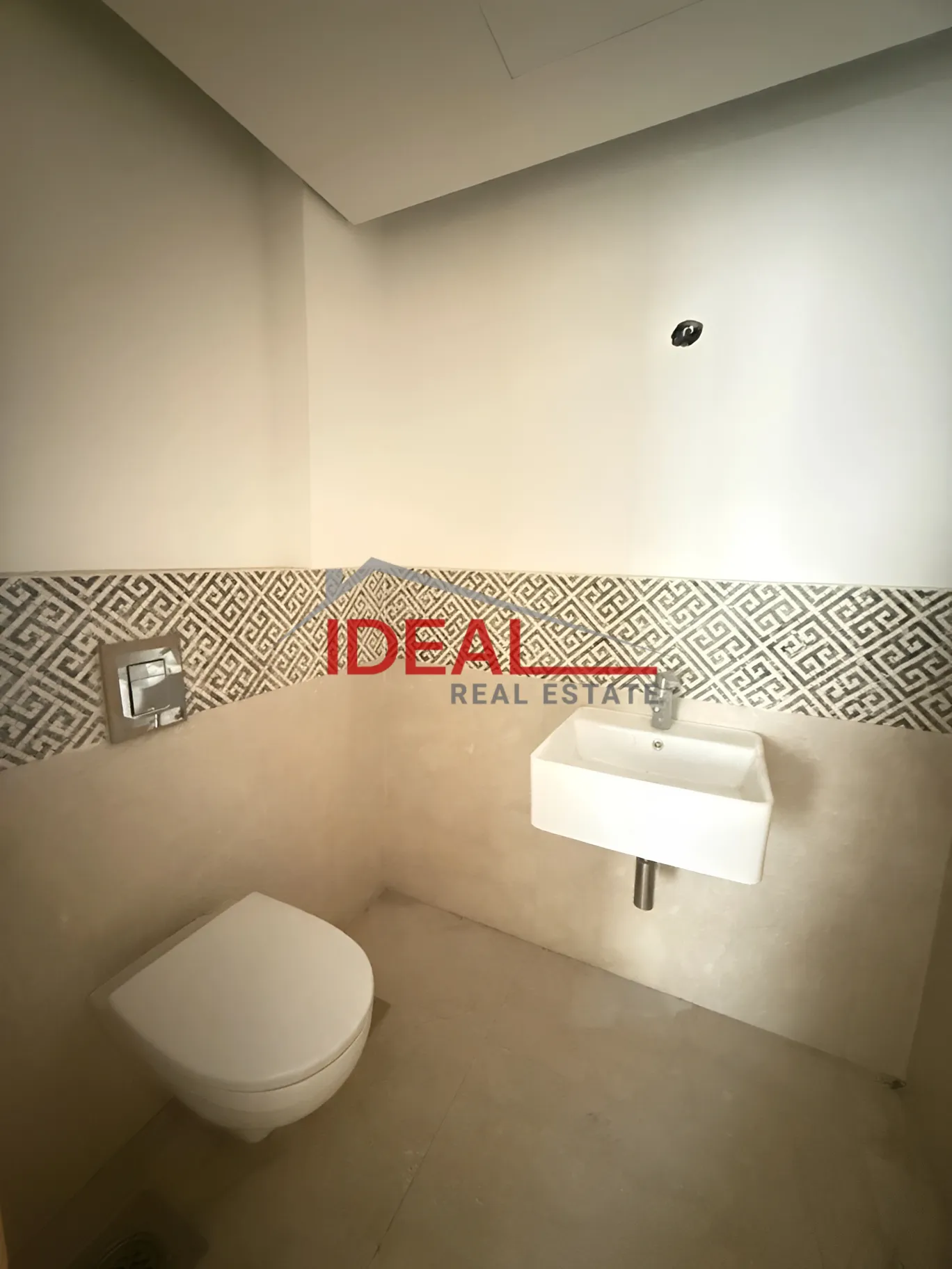 Apartment for sale in Cornet Chahwan, Lebanon - 3 bed, 4 bath