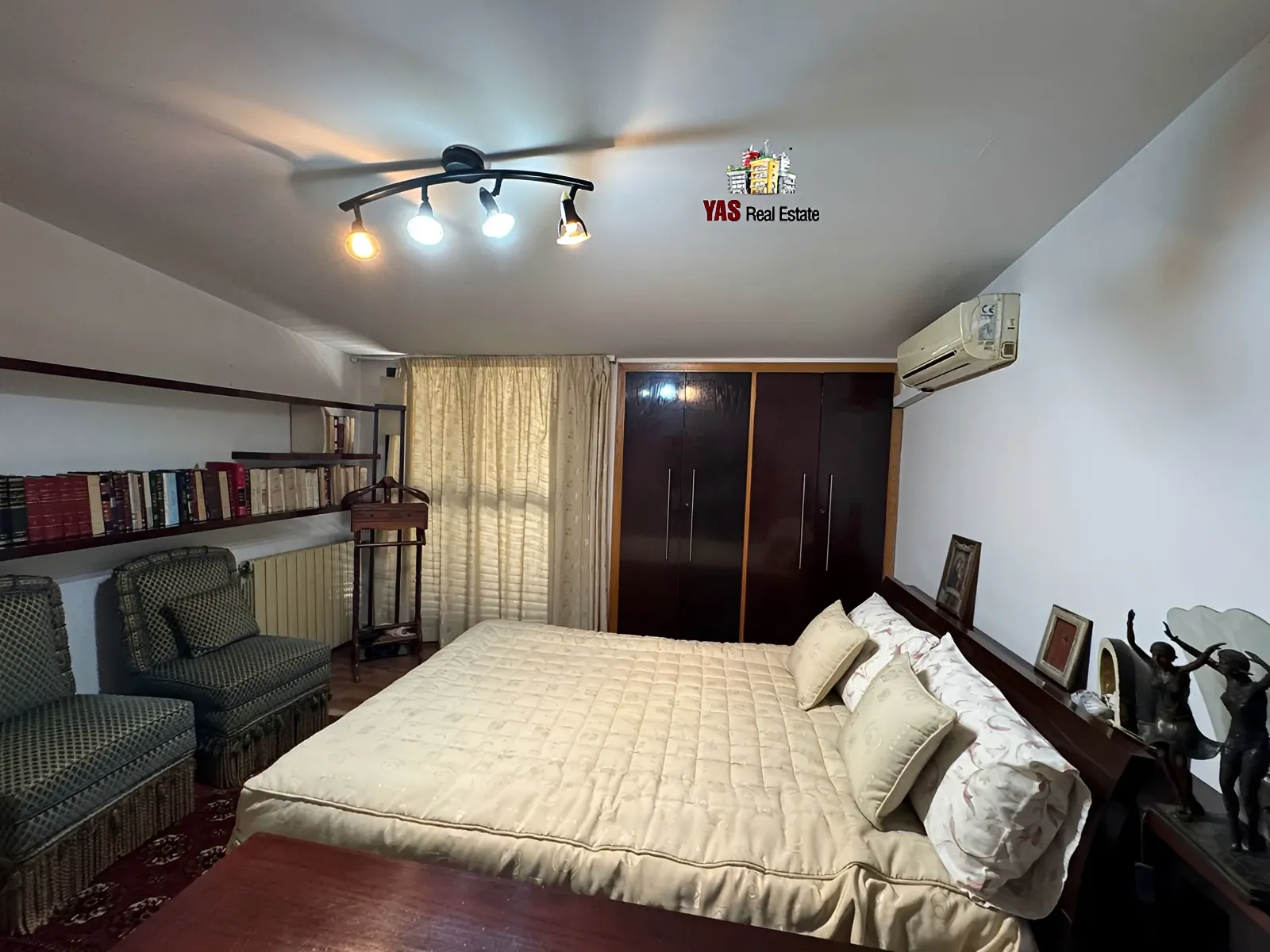 Apartment for Sale in Ballouneh