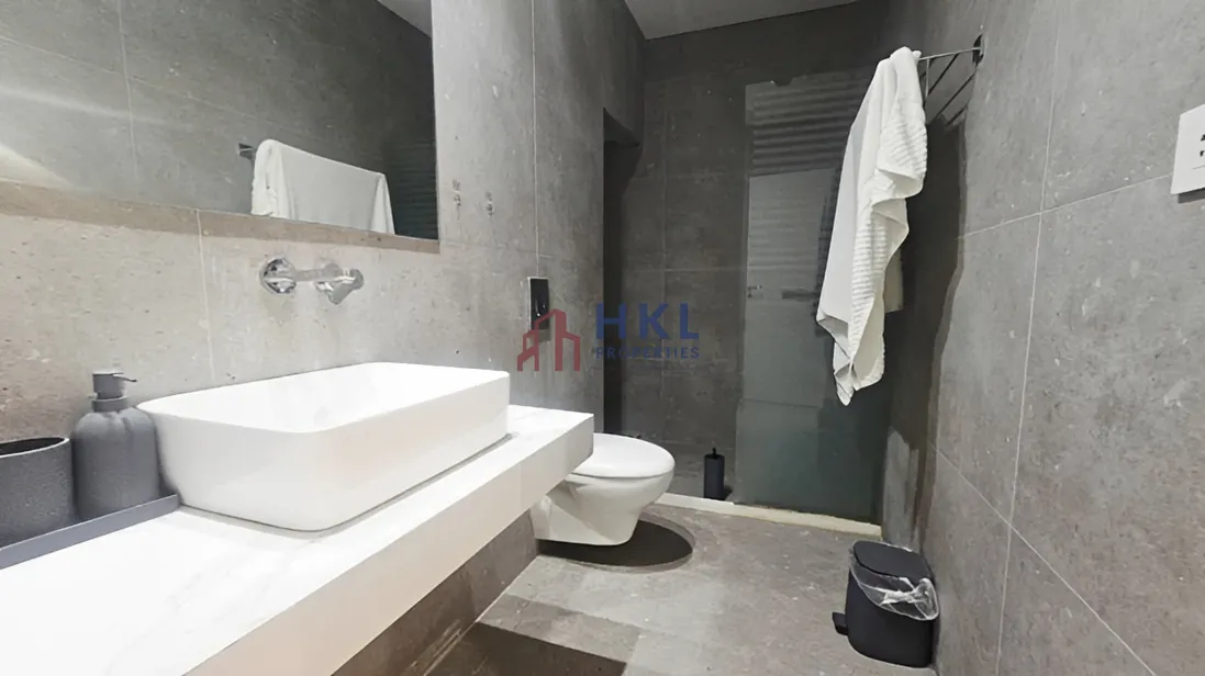 Apartment for rent in Caree d'or, Achrafieh