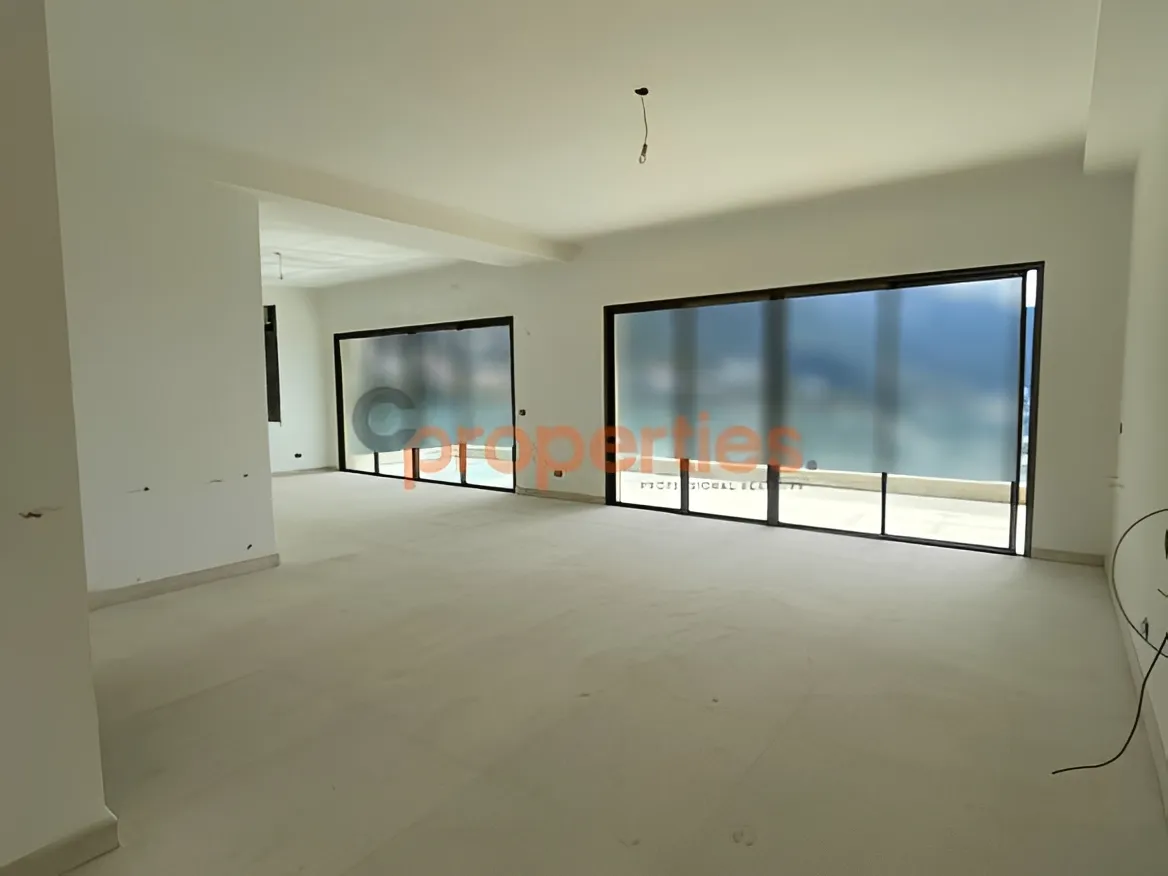 Apartment for Sale in Kfar Hbab - 4 bed, 4 bath
