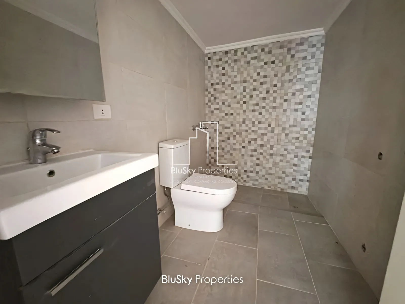 Apartment for Sale in Jouret El Ballout