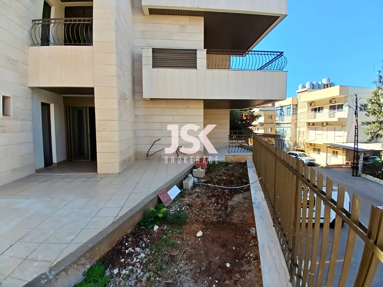 Apartment for Sale in Cornet Chahwan