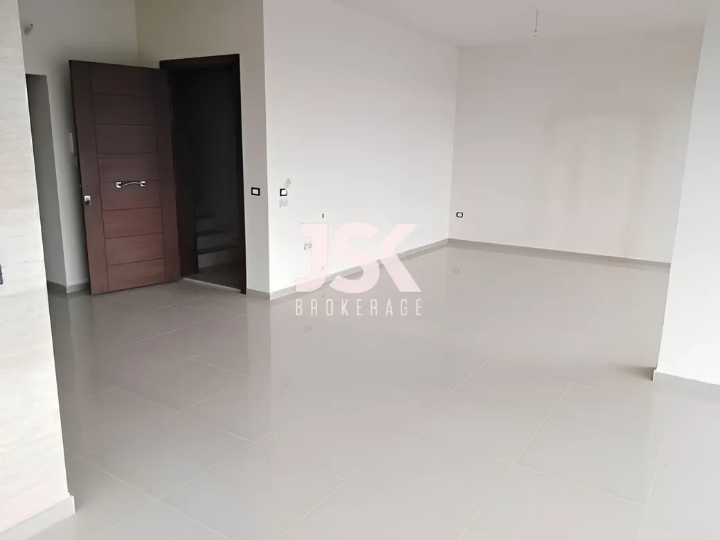 Apartment for Sale in Aatchane, Lebanon - 3 bed, 3 bath