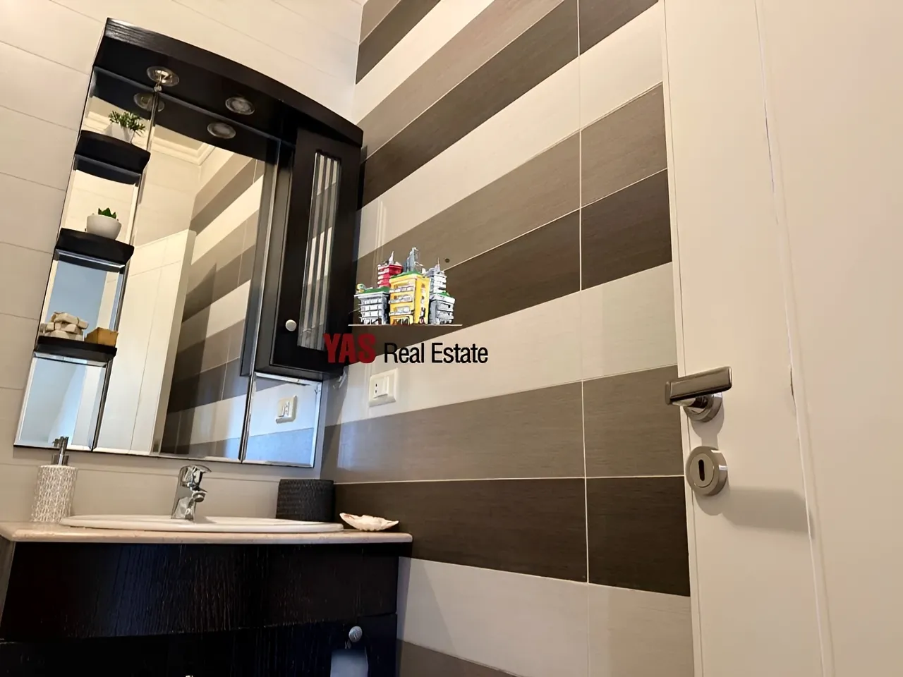 Apartment for Sale in Ballouneh