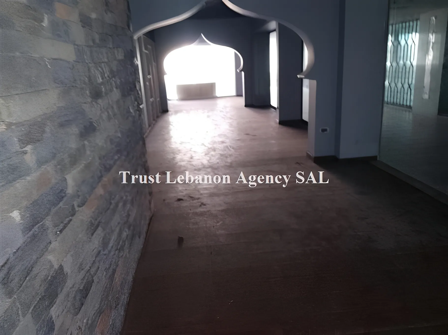 Restaurant For Rent in Beirut, Hamra