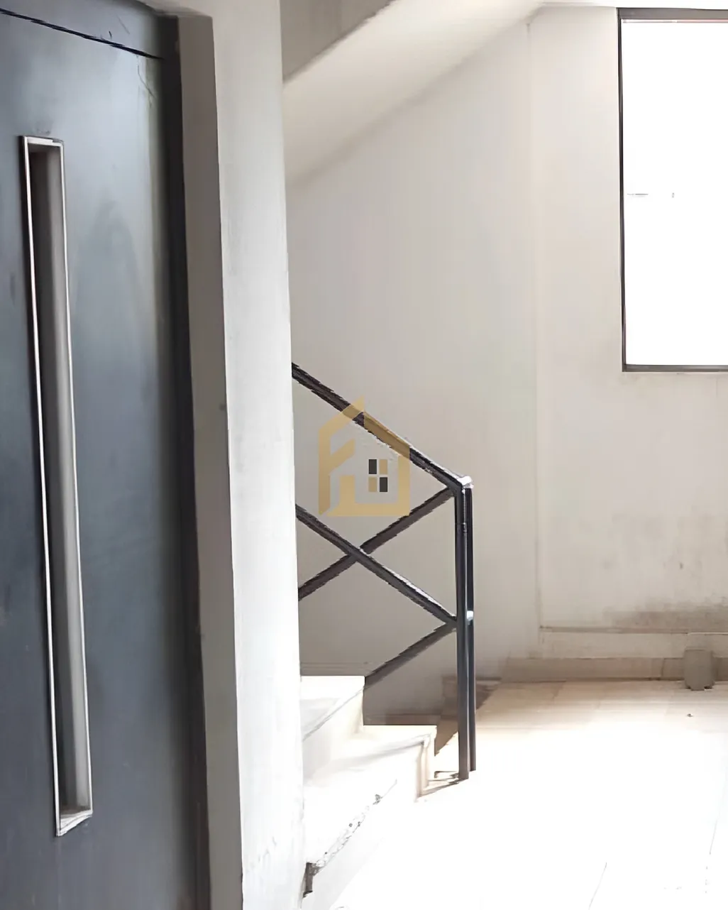Warehouse for sale in Dekwaneh