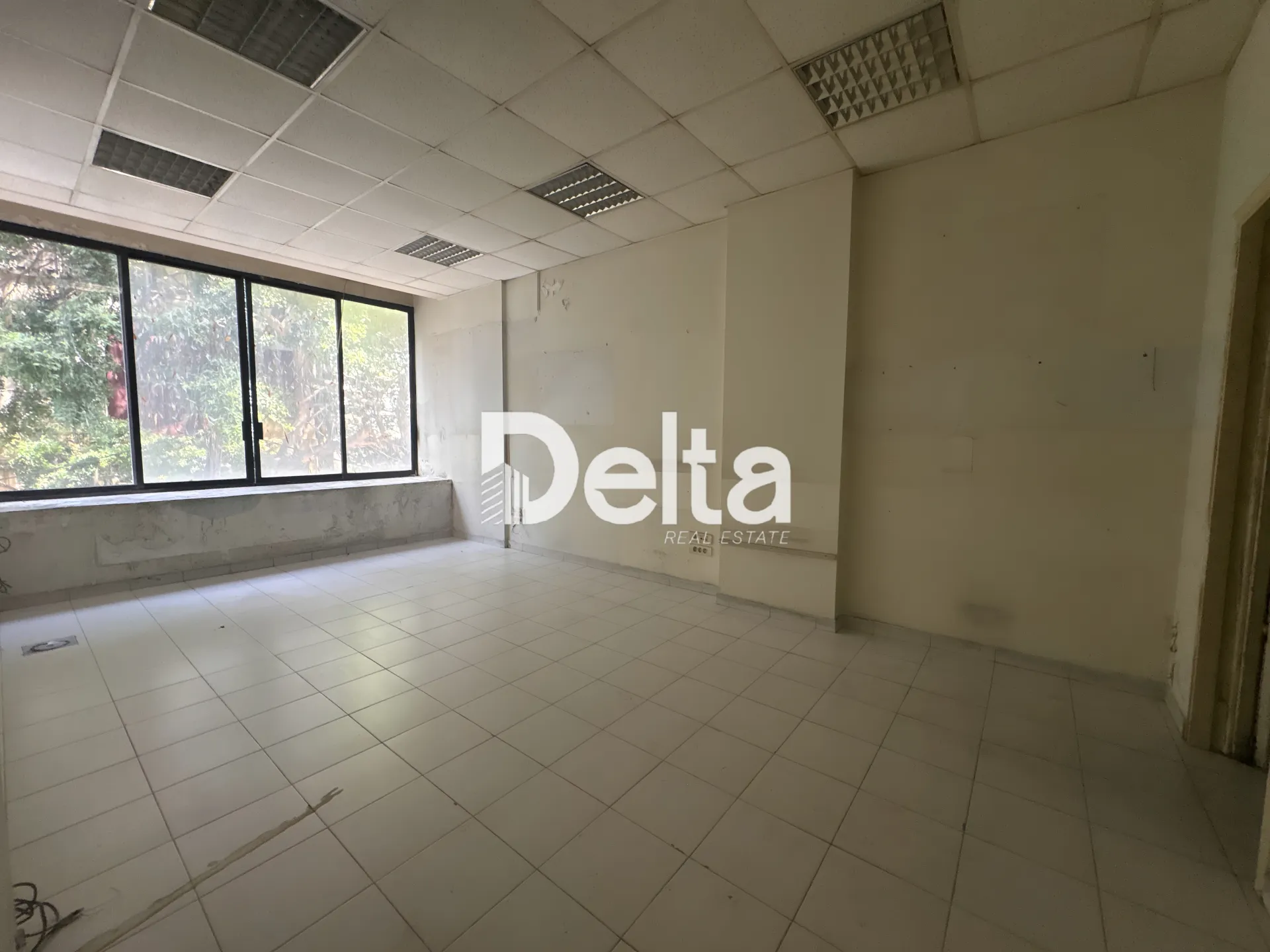Office for rent in Mar Elias