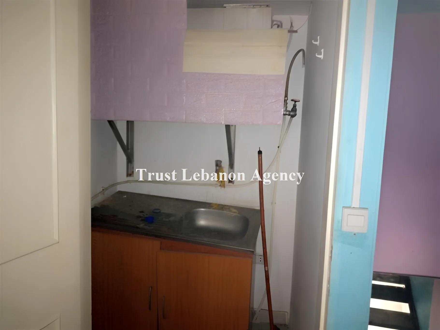 Shop for sale in Baabda, Ain Al Remmeneh