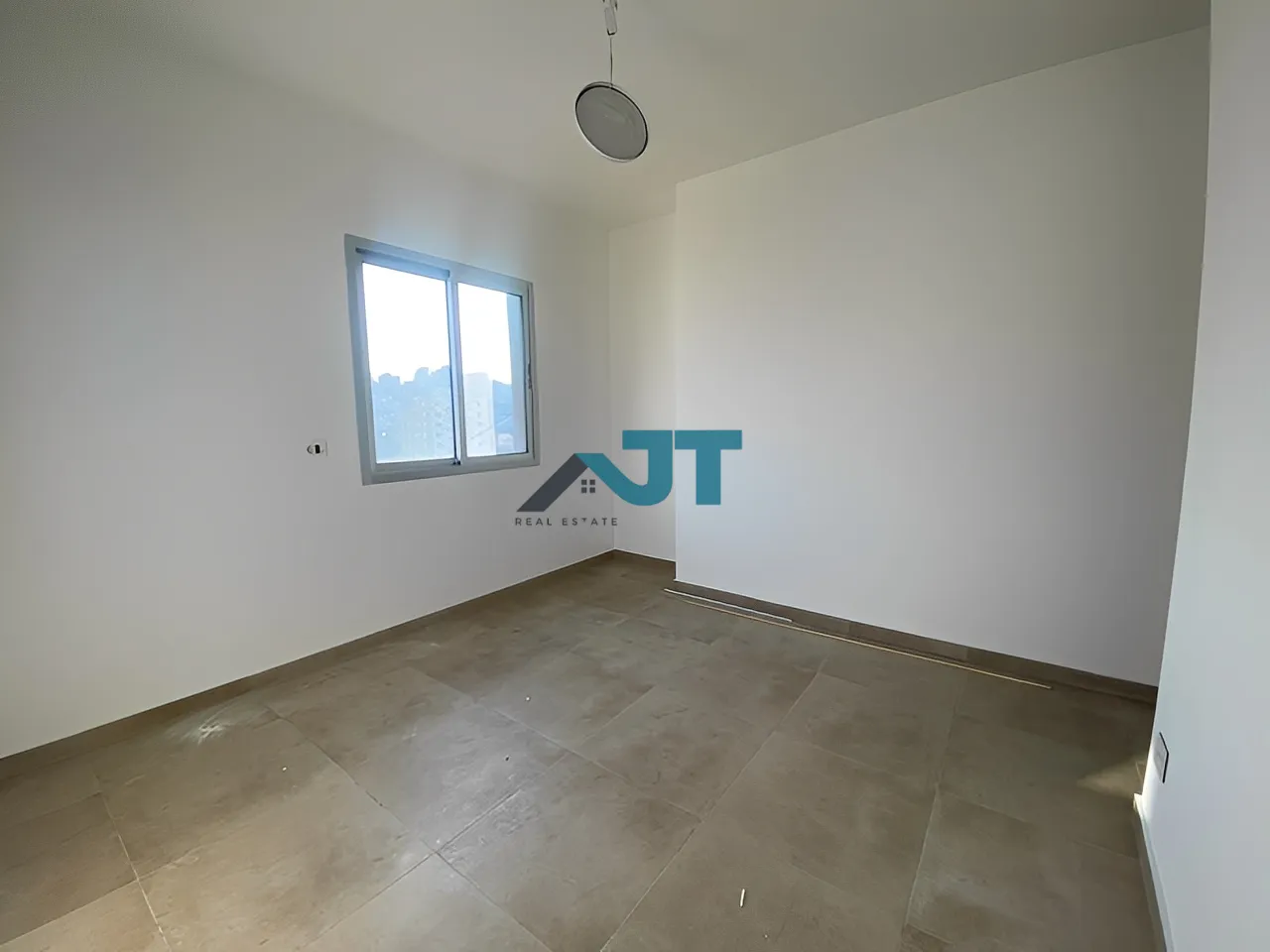 Apartment for Sale in Achrafieh, Geitawi - 2 bed