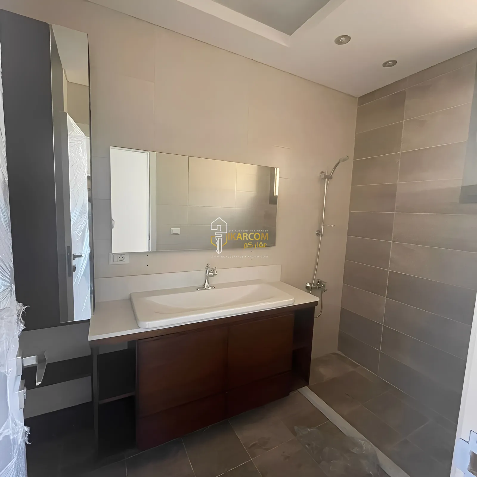 Apartment for Sale in Ras Al Naba'a, Beirut, Lebanon