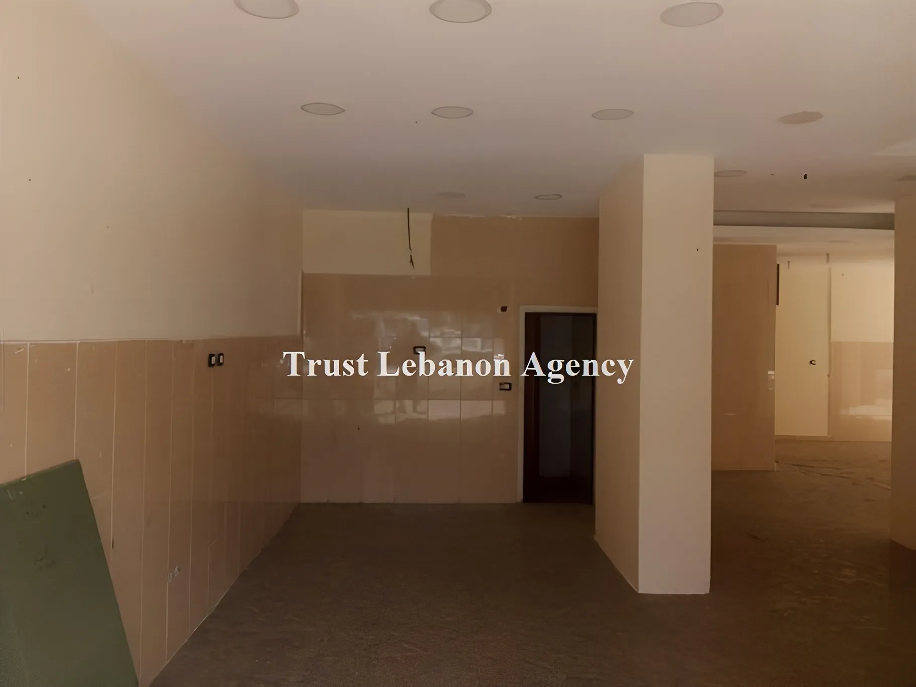 Shop for sale in Baabda, Haret Hreik