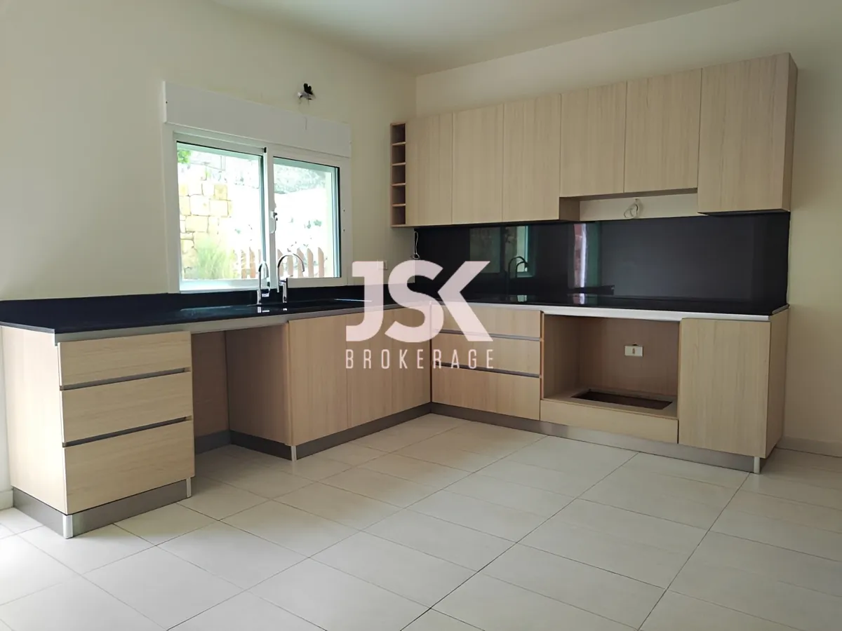 Apartment for Sale in Chnaneir, Lebanon - 3 bed, 3 bath
