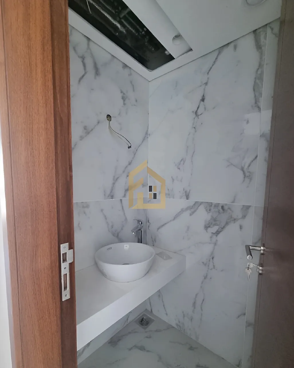 Apartment for rent in Achrafieh, Beirut, Lebanon - 2 bed, 4 bath