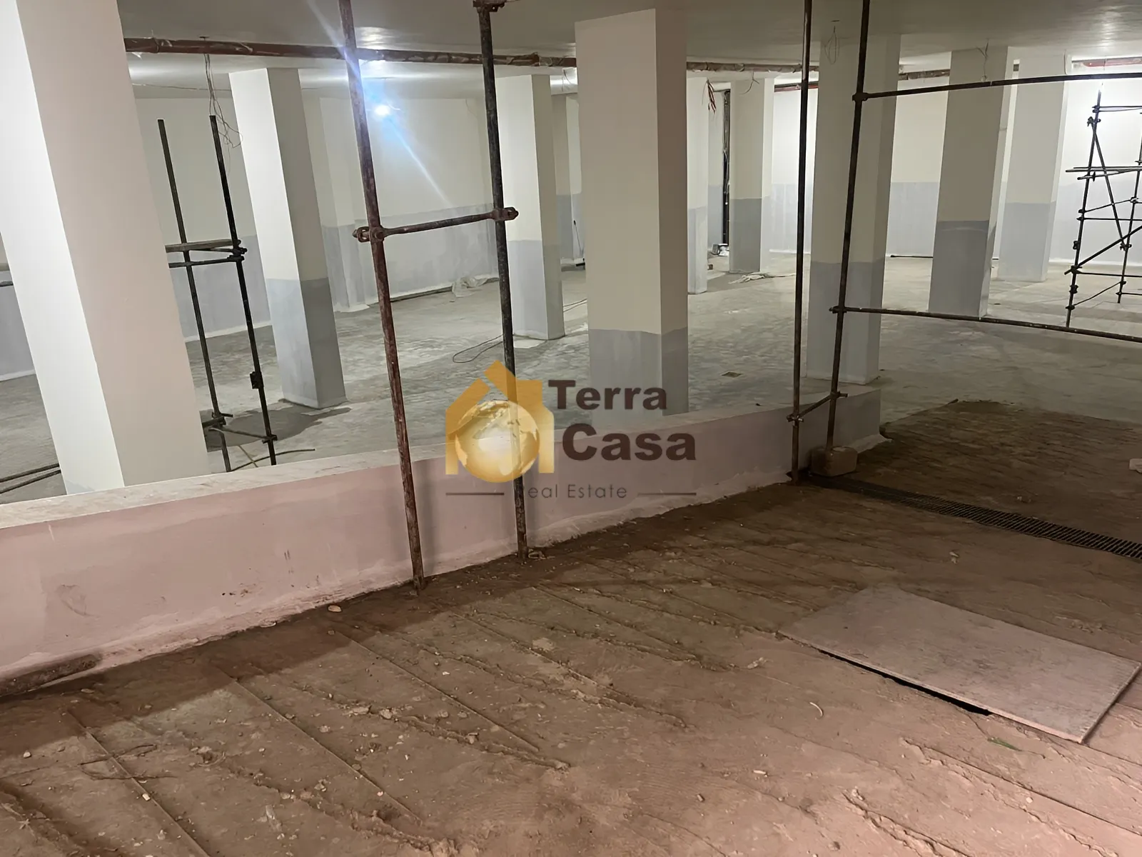 Commercial for sale in Madine el Sinayia