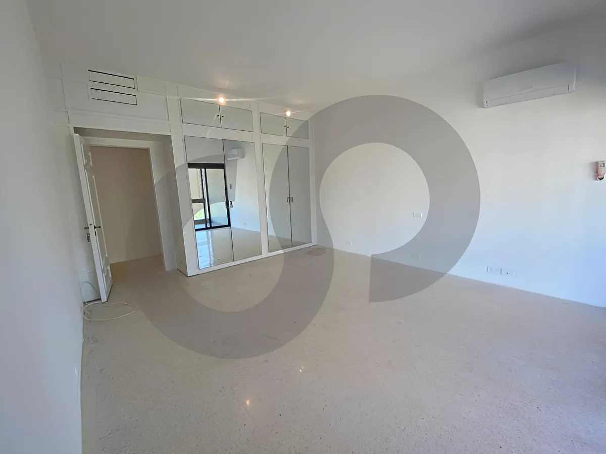 Apartment for Sale in Ramlet El Baida, Bayrut, Lebanon